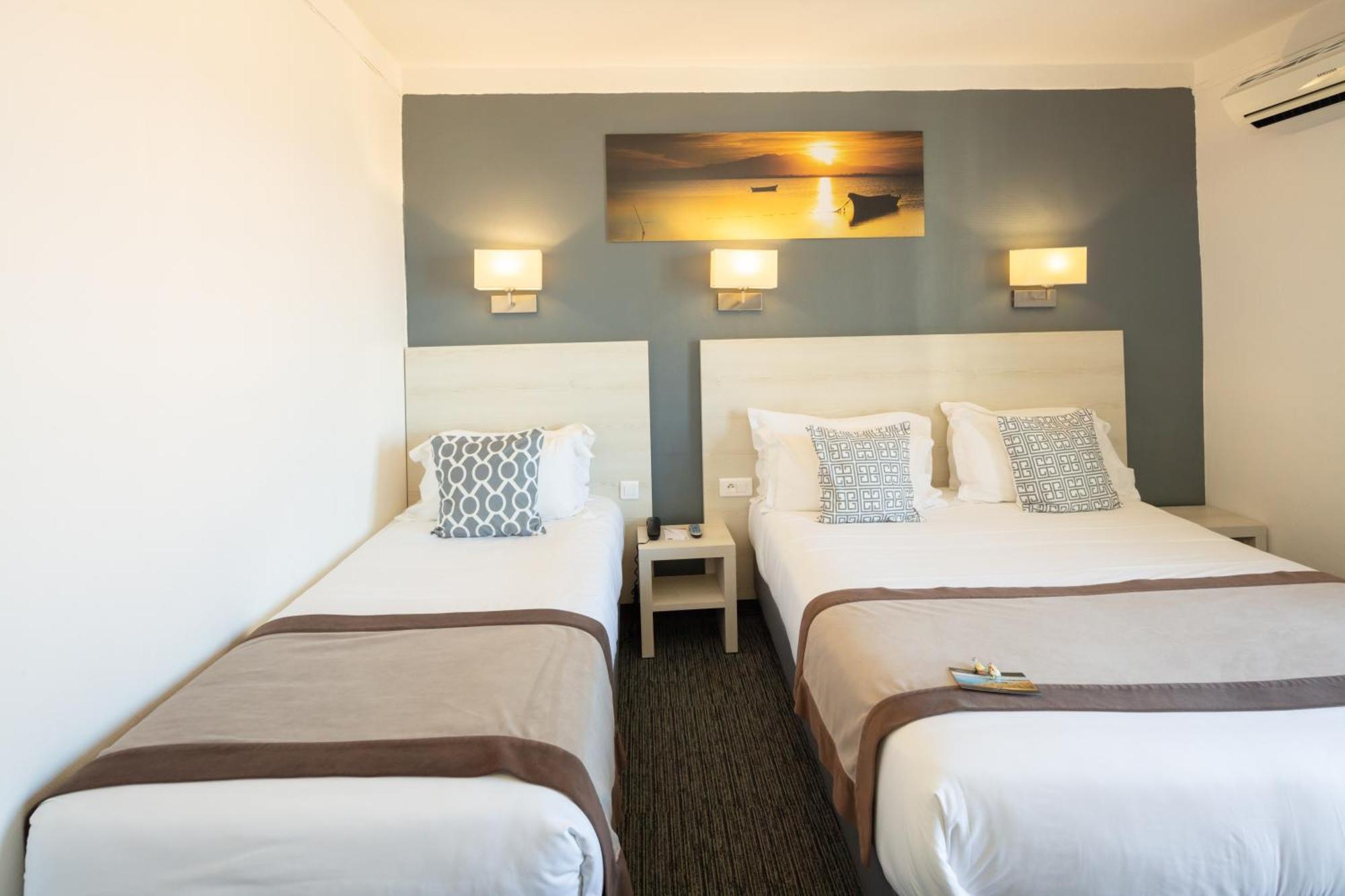 Le Regina Hotel Et Restaurant Canet-Plage Kültér fotó